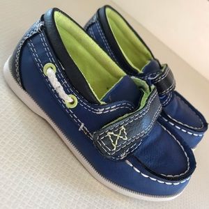 Toddler boys boat shoes